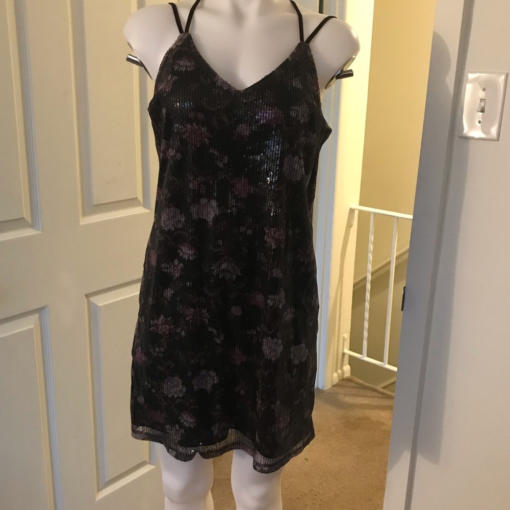 💖Sequin floral sassy mini dress